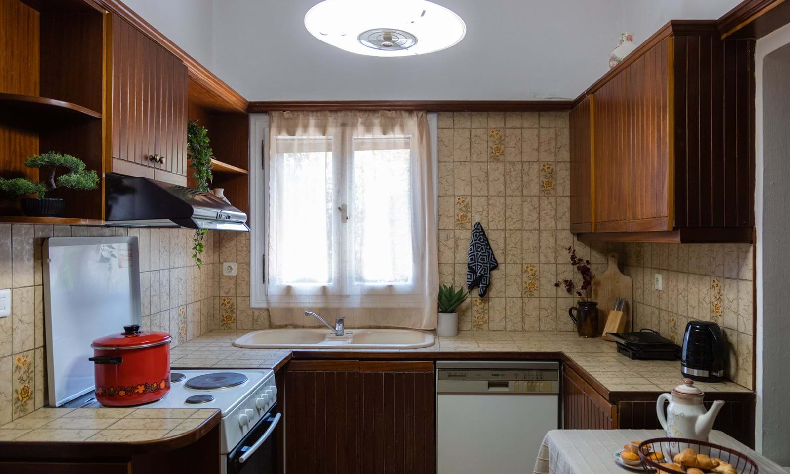 Listing photograph 8 of 19 of the house in Kompitsi, published by Corfu Home Finders.