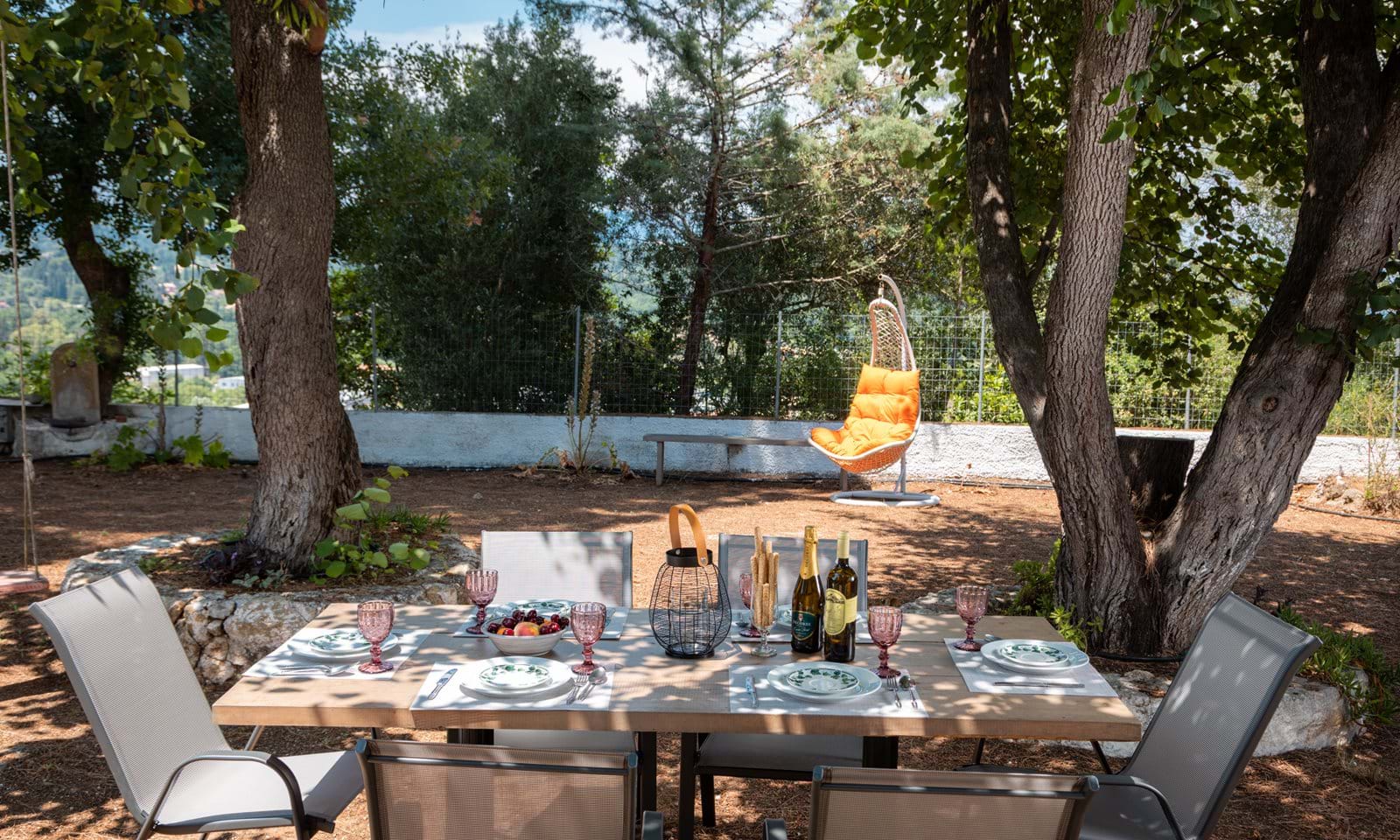 Listing photograph 18 of 19 of the house in Kompitsi, published by Corfu Home Finders.