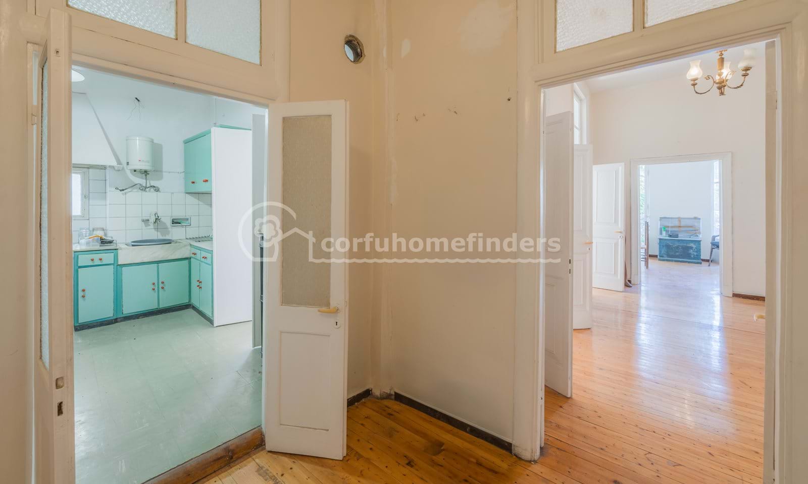 Listing photograph 4 of 18 of the apartment in Corfu Town, published by Corfu Home Finders.
