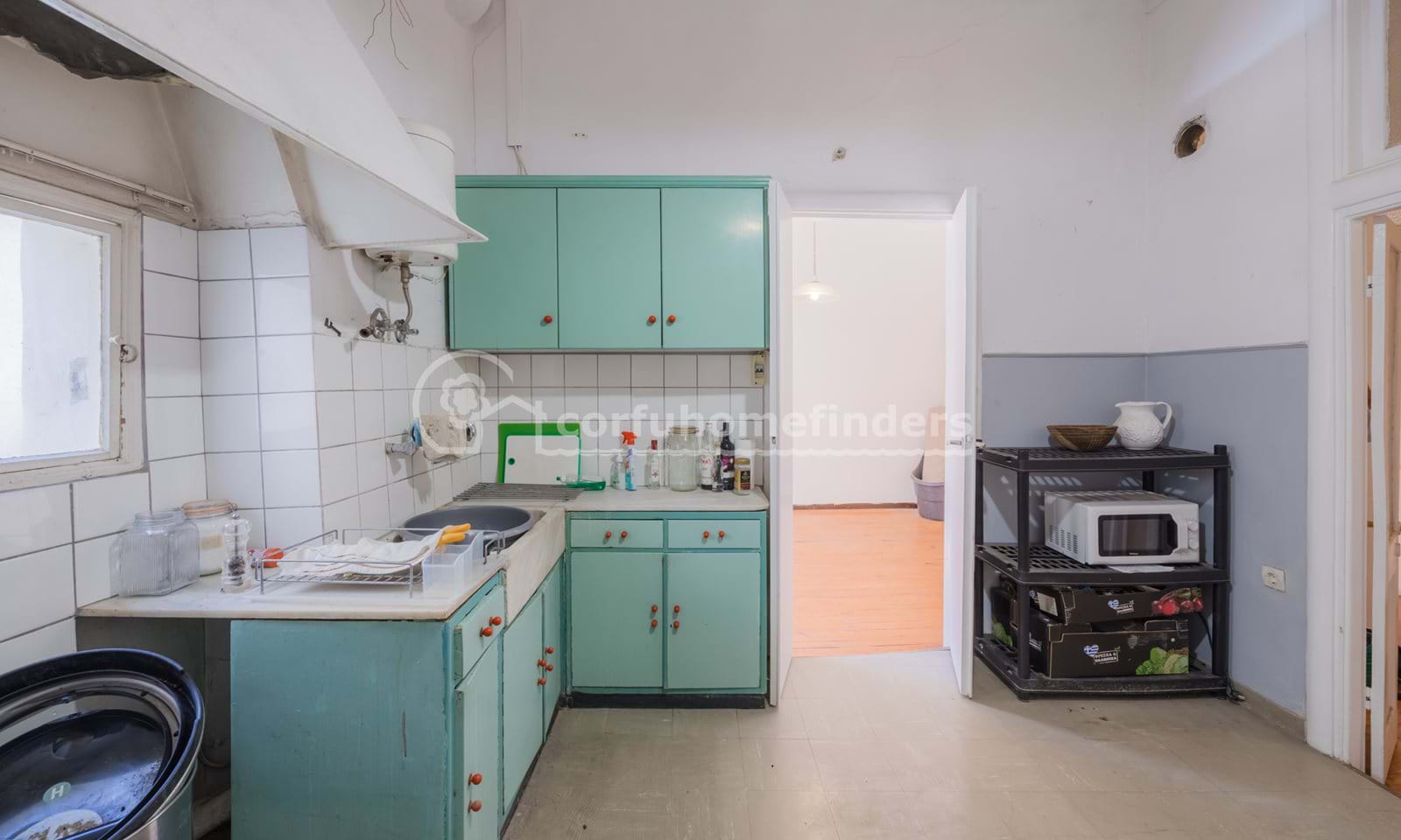 Listing photograph 6 of 18 of the apartment in Corfu Town, published by Corfu Home Finders.