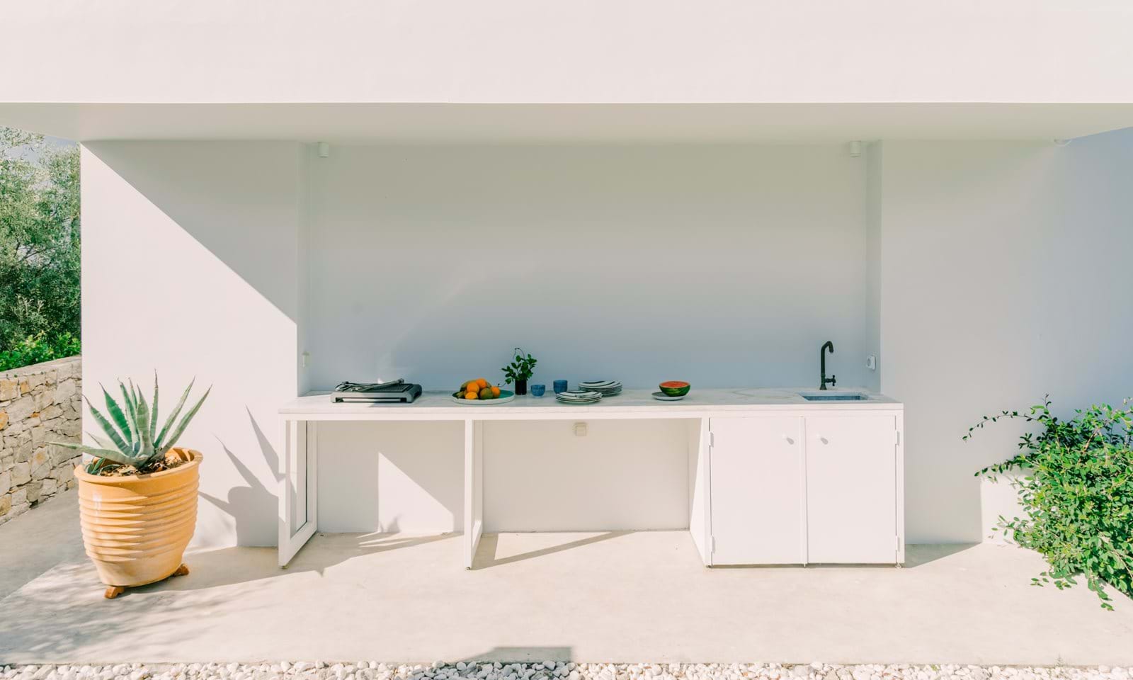Listing photograph 8 of 30 of the house in Loutses, published by Corfu Home Finders.
