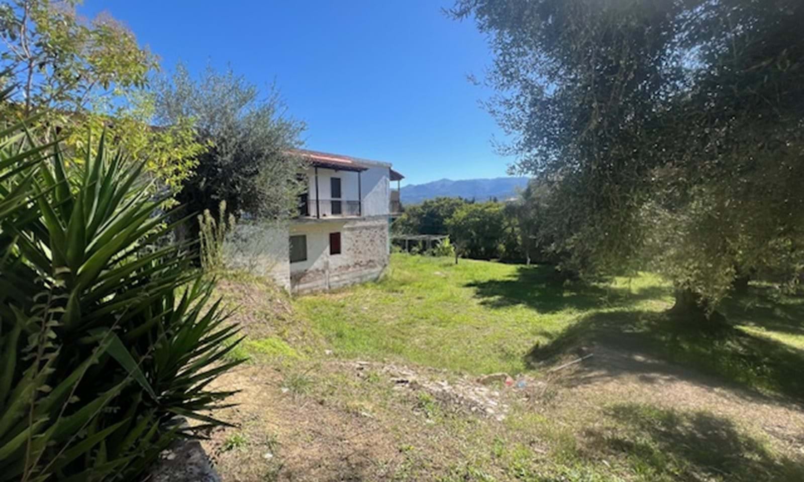 Listing photograph 9 of 20 of the apartment in Agnos, published by Corfu Home Finders.