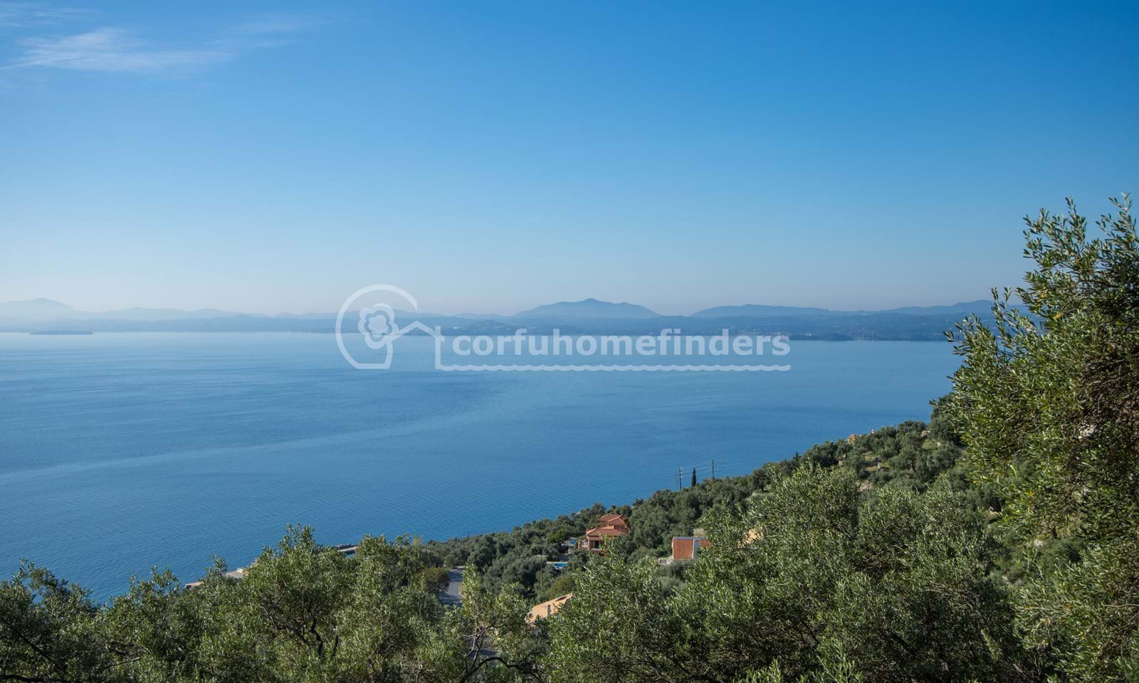 Listing photograph 2 of 10 of the house in Nissaki, published by Corfu Home Finders.