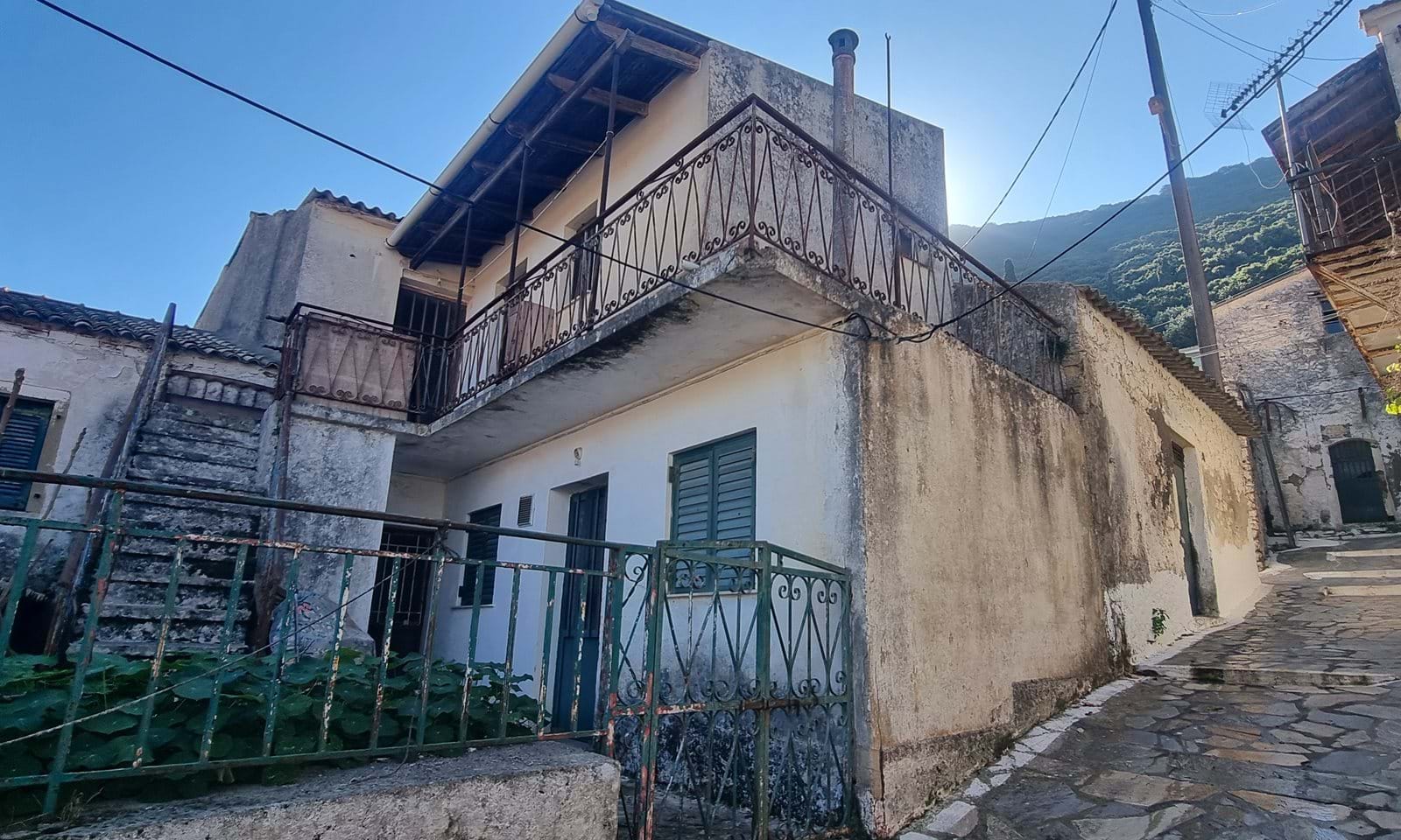 Listing photograph 12 of 13 of the house in Agios Mattheos, published by Corfu Home Finders.