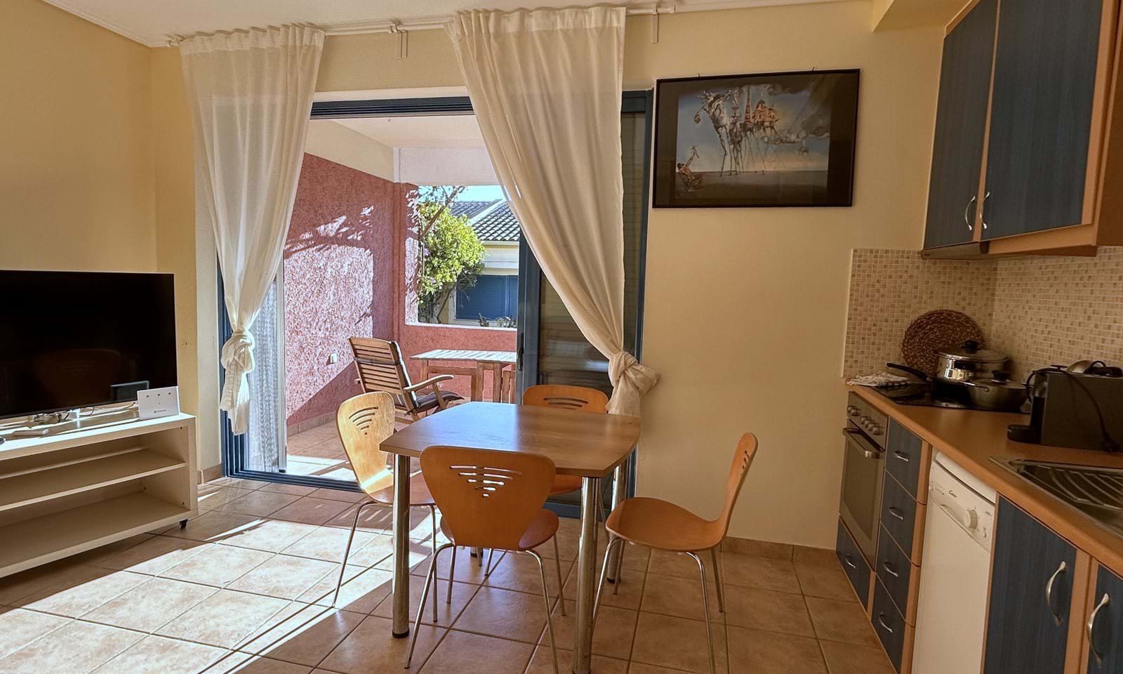 Listing photograph 14 of 20 of the apartment in Barbati, published by Corfu Home Finders.