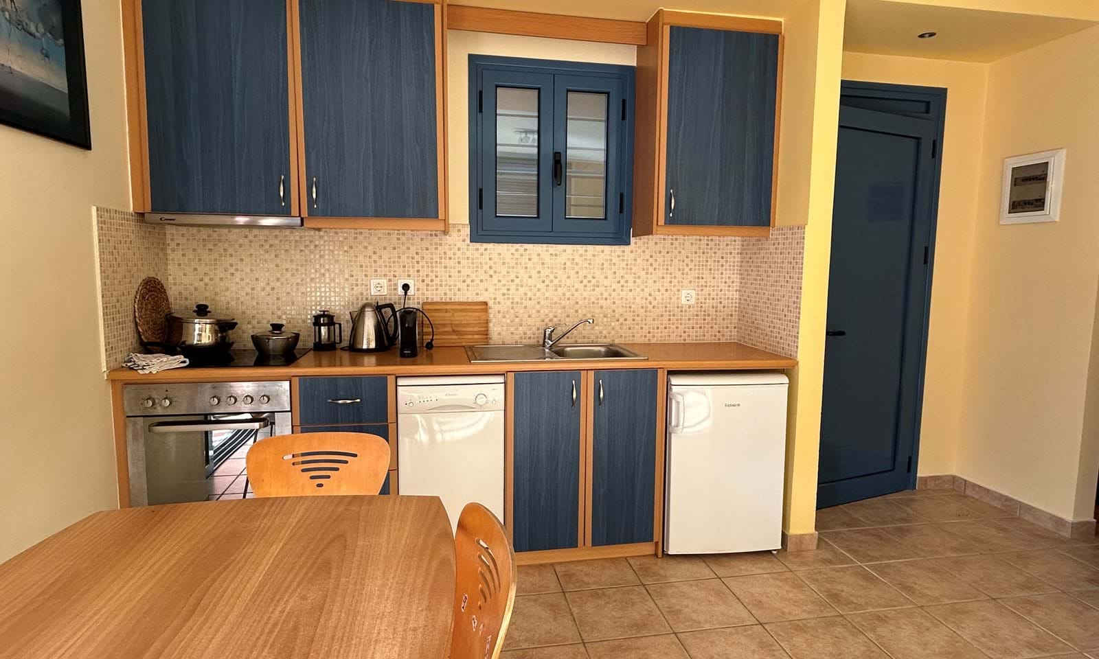 Listing photograph 13 of 20 of the apartment in Barbati, published by Corfu Home Finders.