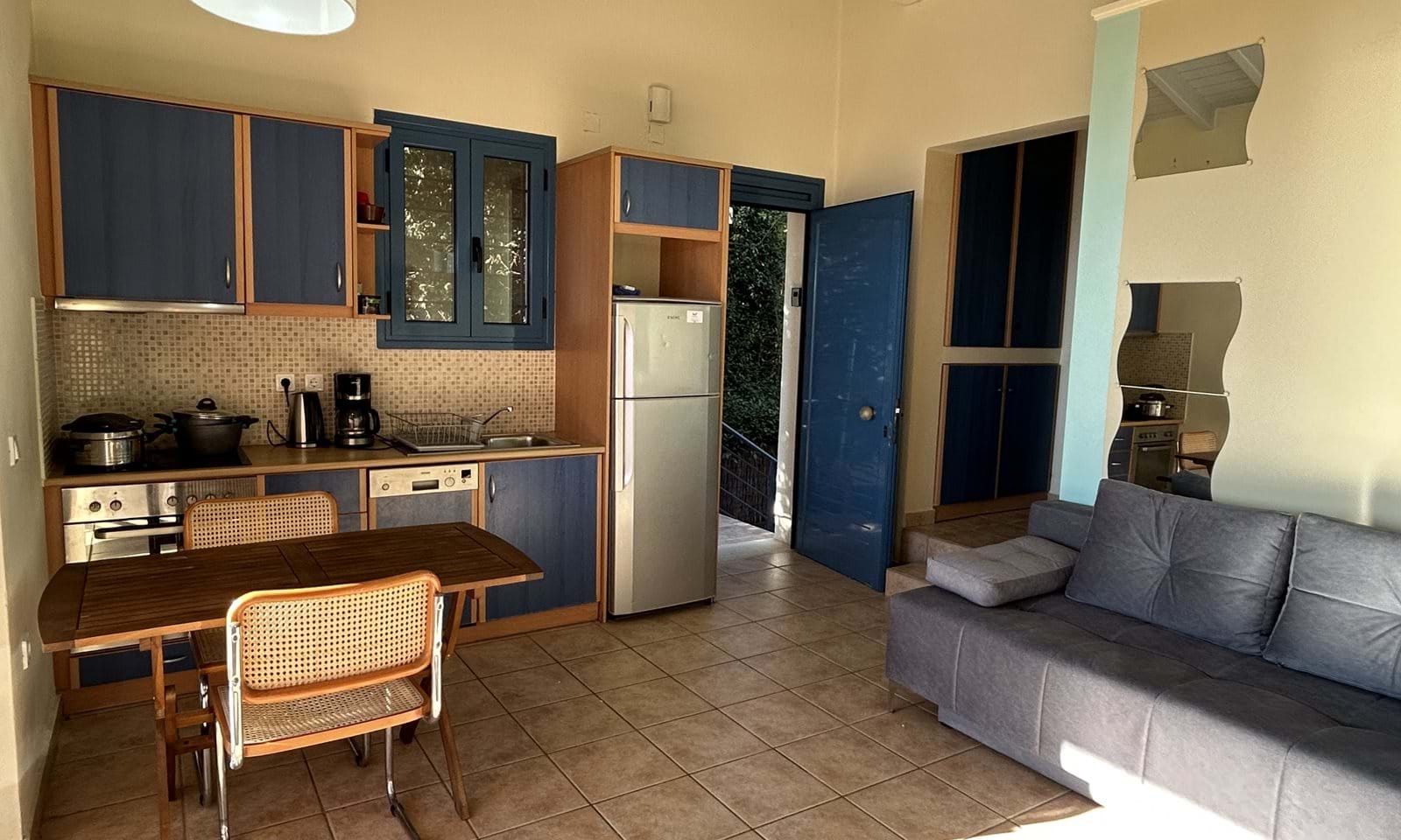 Listing photograph 5 of 20 of the apartment in Barbati, published by Corfu Home Finders.