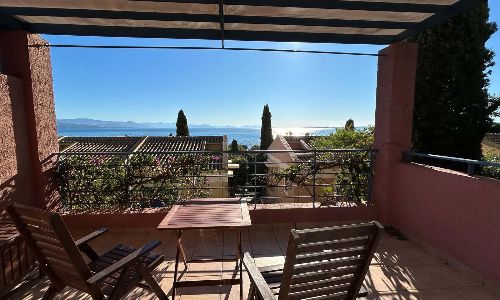 Listing photograph 2 of 20 of the apartment in Barbati, published by Corfu Home Finders.