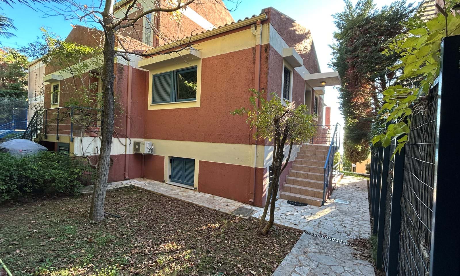 Listing photograph 11 of 20 of the apartment in Barbati, published by Corfu Home Finders.