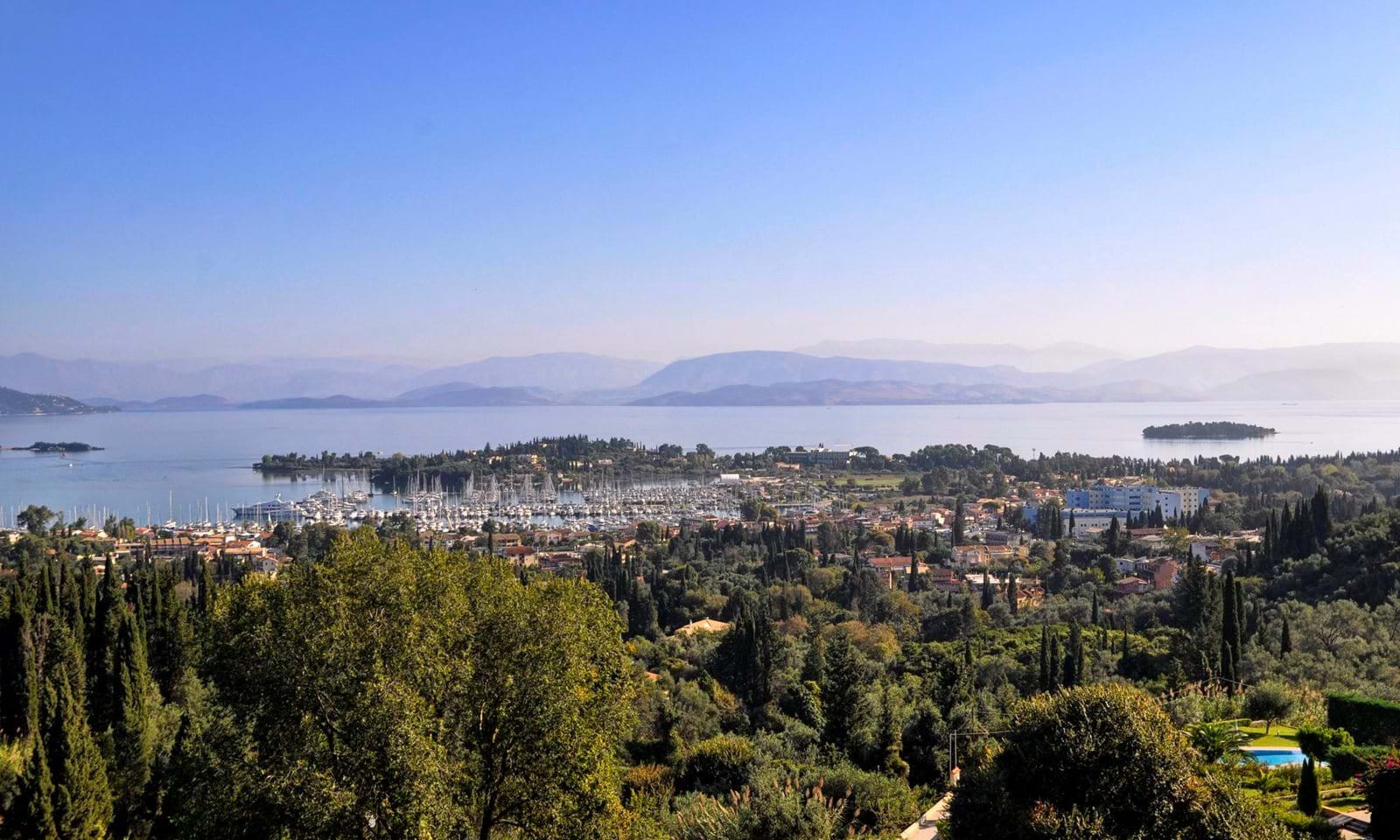 Listing photograph 33 of 44 of the house in Gouvia, published by Corfu Home Finders.