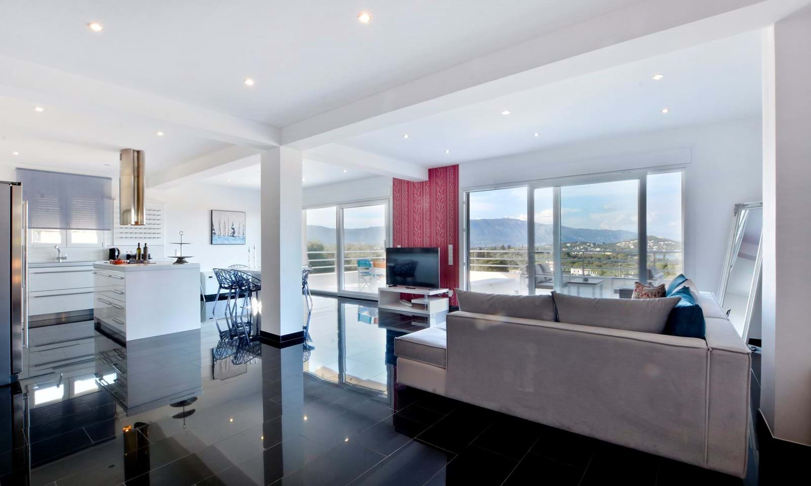 Listing photograph 19 of 44 of the house in Gouvia, published by Corfu Home Finders.