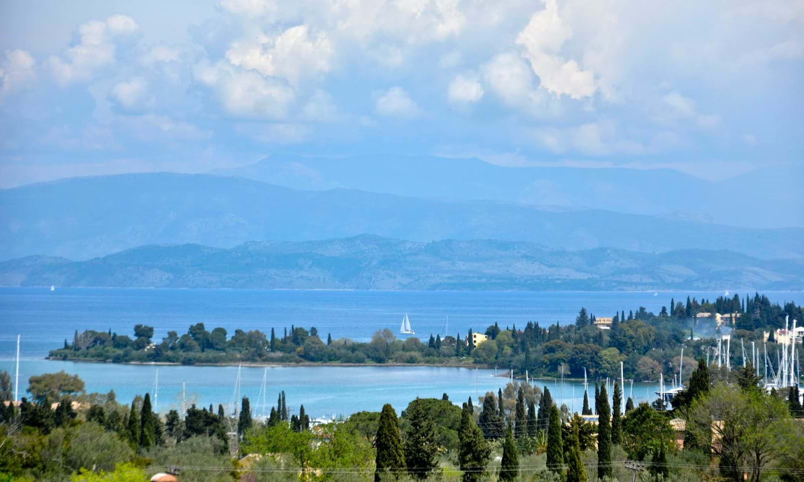 Listing photograph 17 of 44 of the house in Gouvia, published by Corfu Home Finders.