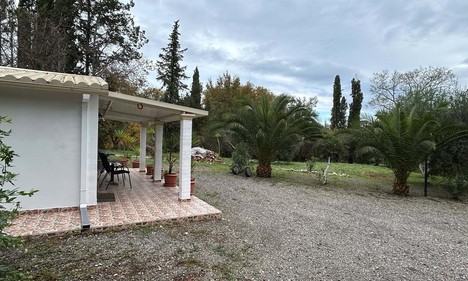 Listing photograph 4 of 9 of the house in Afra, published by Corfu Home Finders.