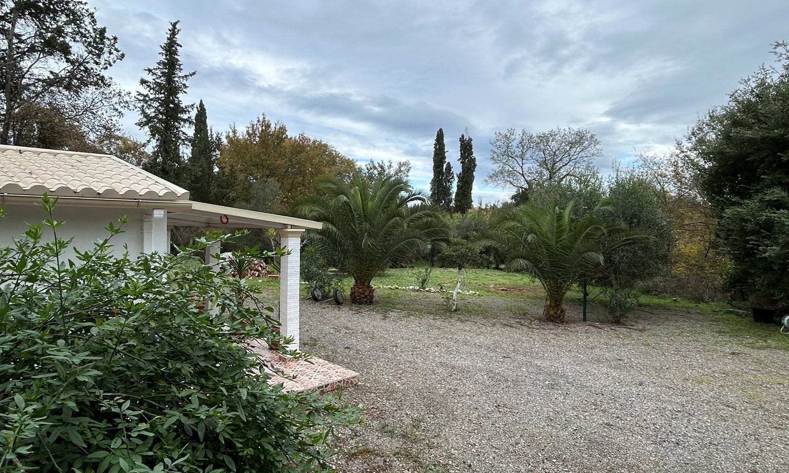 Listing photograph 3 of 9 of the house in Afra, published by Corfu Home Finders.