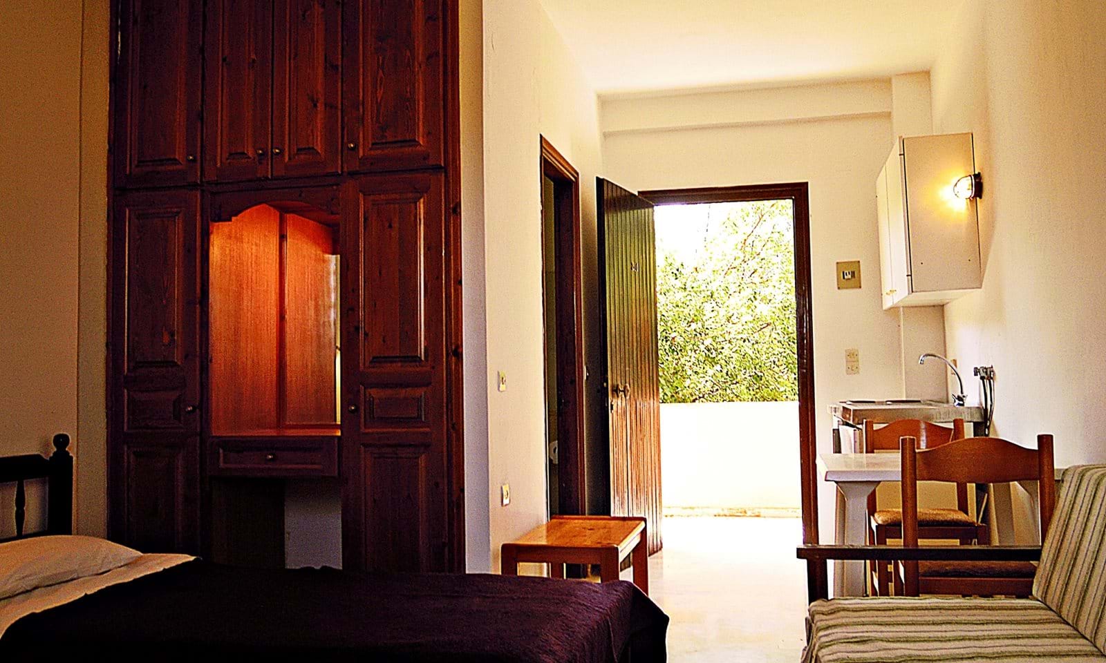 Listing photograph 4 of 10 of the commercial in Astrakeri, published by Corfu Home Finders.