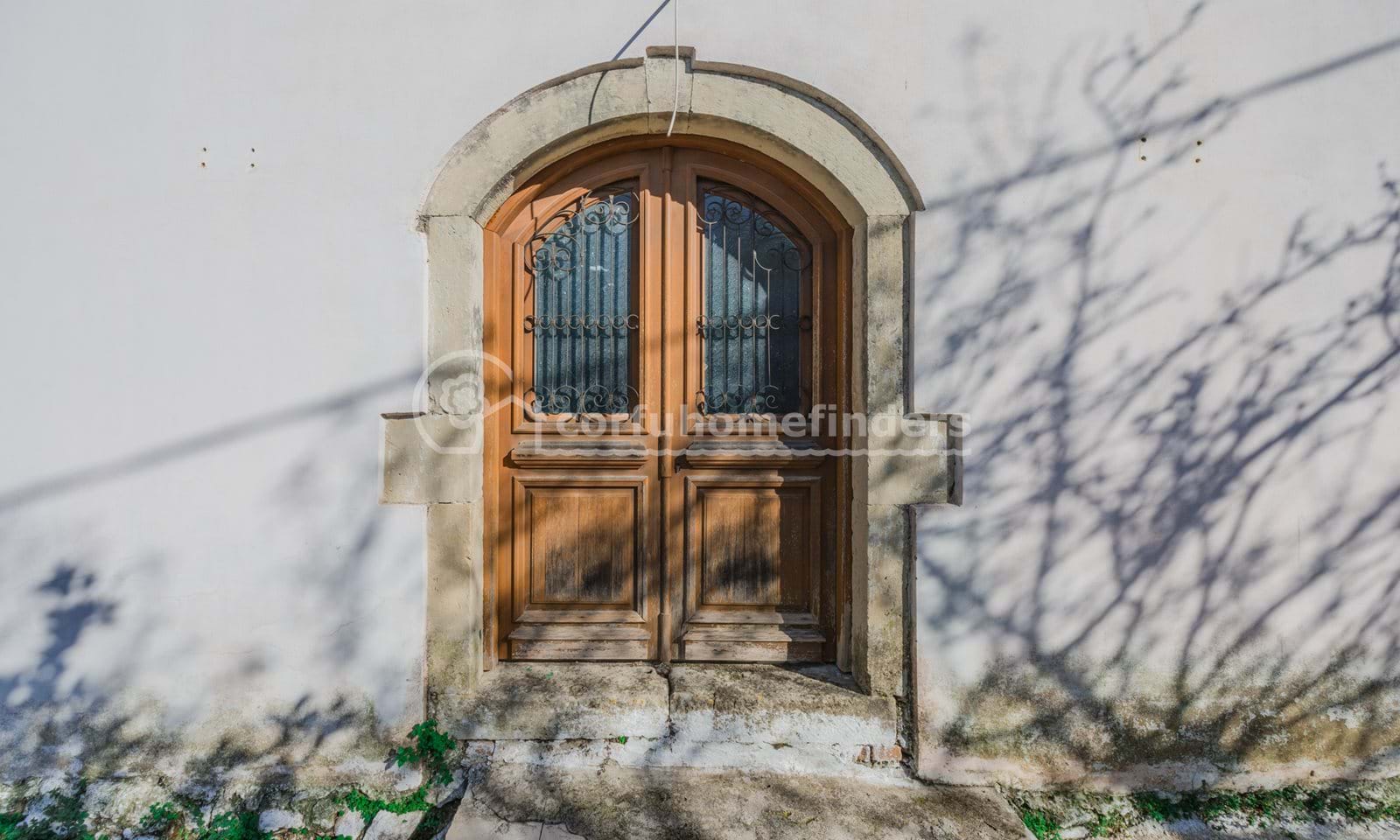 Listing photograph 4 of 12 of the house in Ano Korakiana, published by Corfu Home Finders.