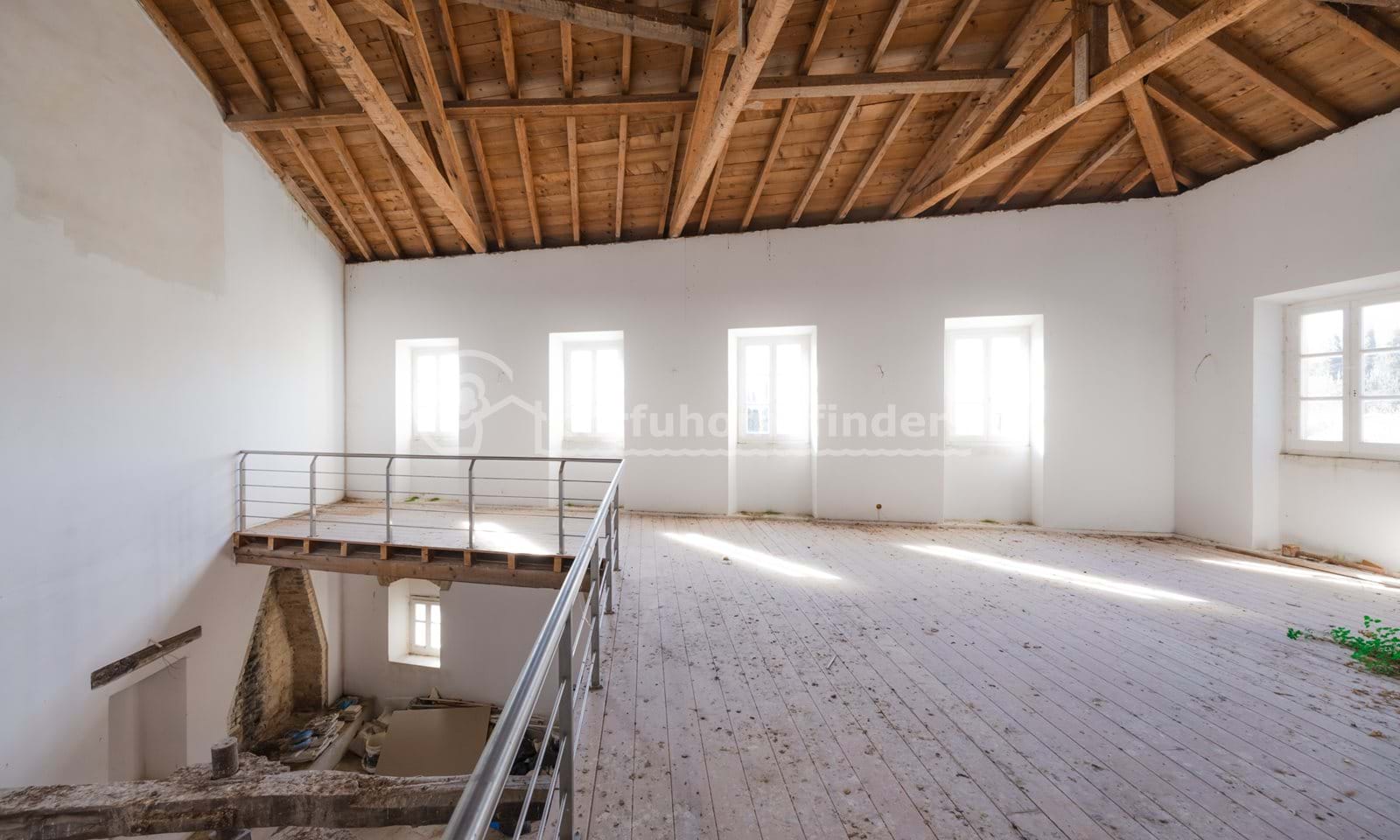 Listing photograph 8 of 12 of the house in Ano Korakiana, published by Corfu Home Finders.