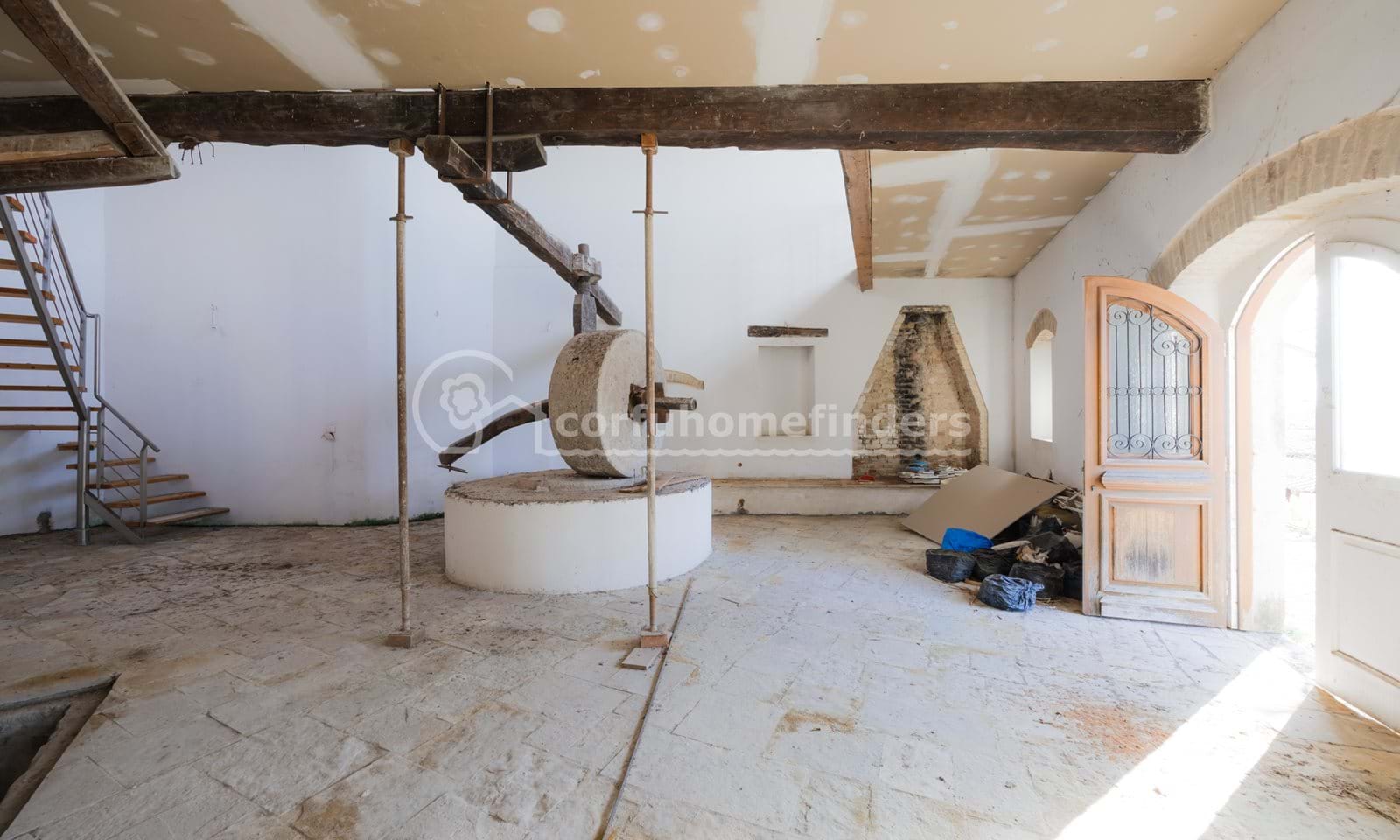 Listing photograph 7 of 12 of the house in Ano Korakiana, published by Corfu Home Finders.