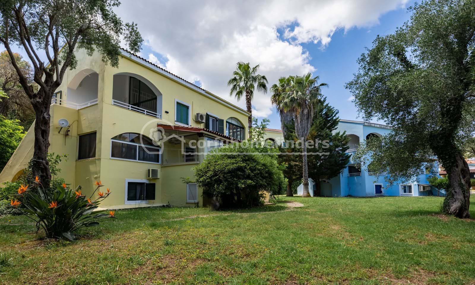 Listing photograph 3 of 18 of the apartment in Gouvia, published by Corfu Home Finders.