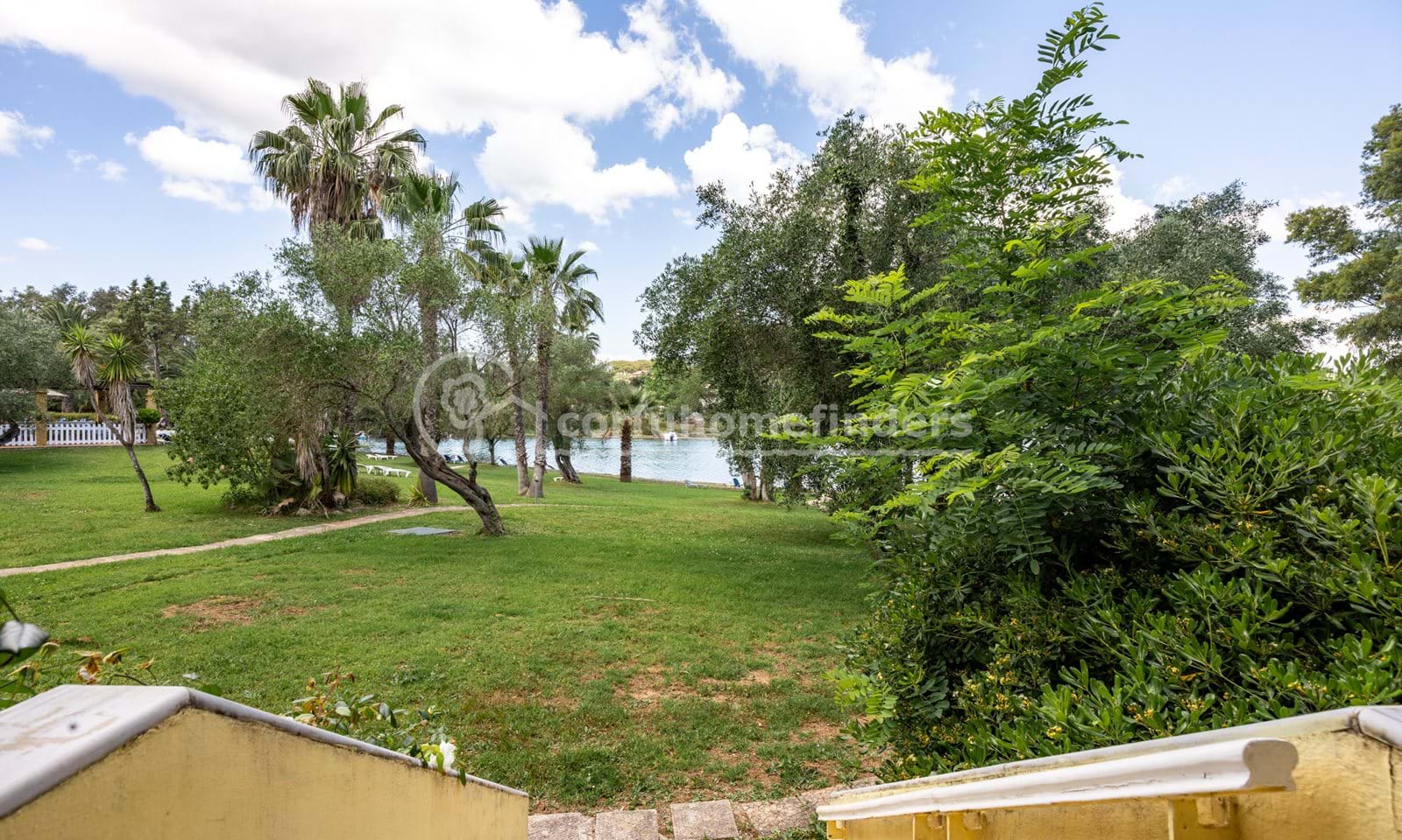 Listing photograph 17 of 18 of the apartment in Gouvia, published by Corfu Home Finders.