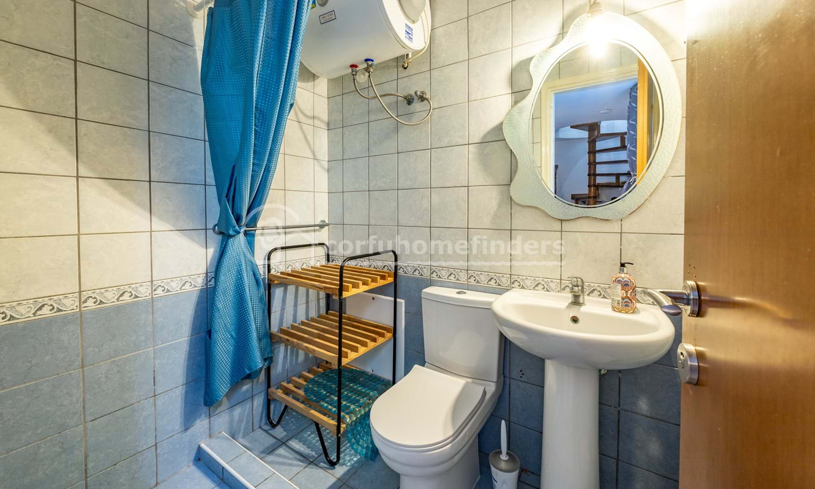 Listing photograph 15 of 18 of the apartment in Gouvia, published by Corfu Home Finders.