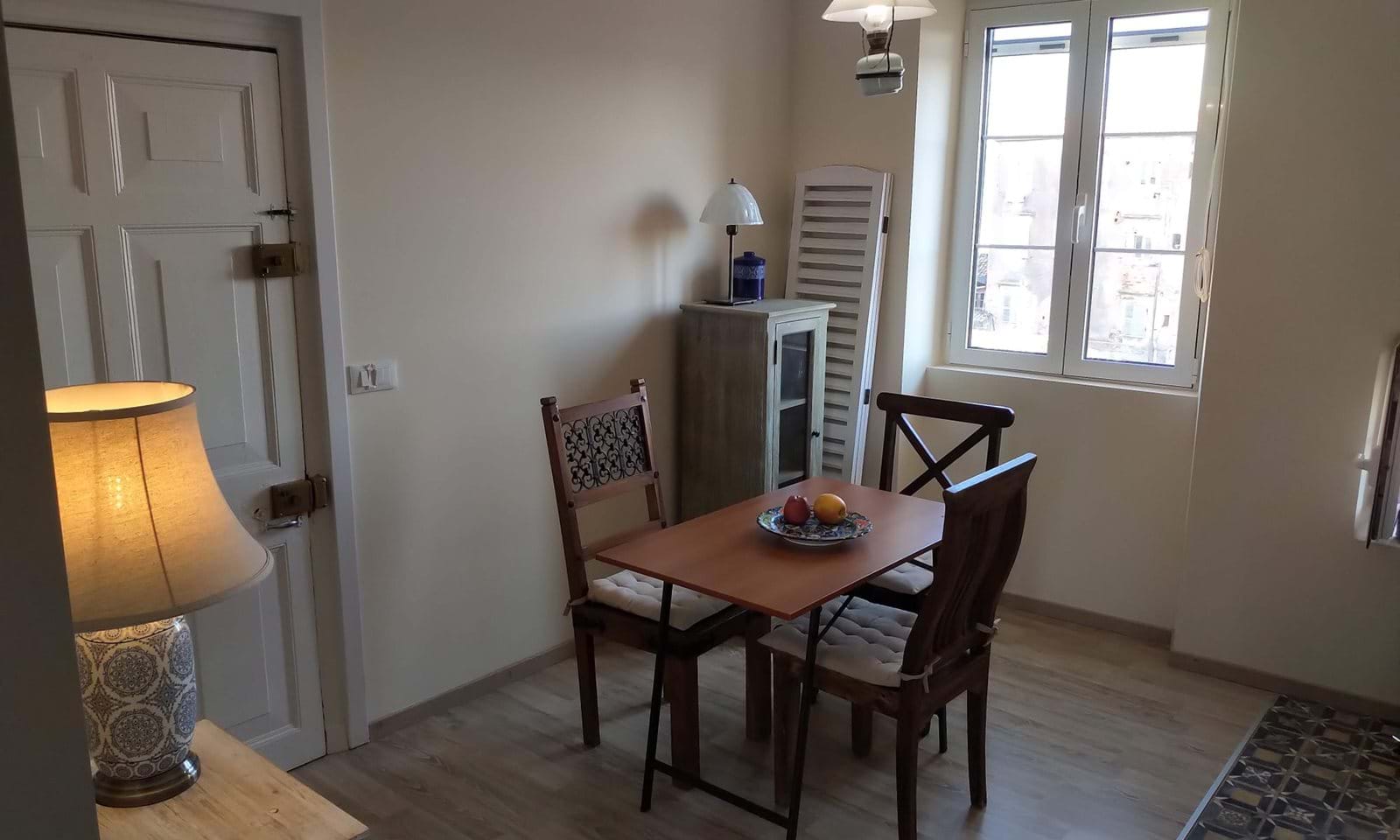 Listing photograph 2 of 8 of the apartment in Corfu Town, published by Corfu Home Finders.