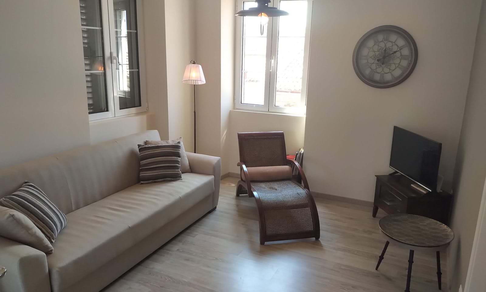 Listing photograph 4 of 8 of the apartment in Corfu Town, published by Corfu Home Finders.