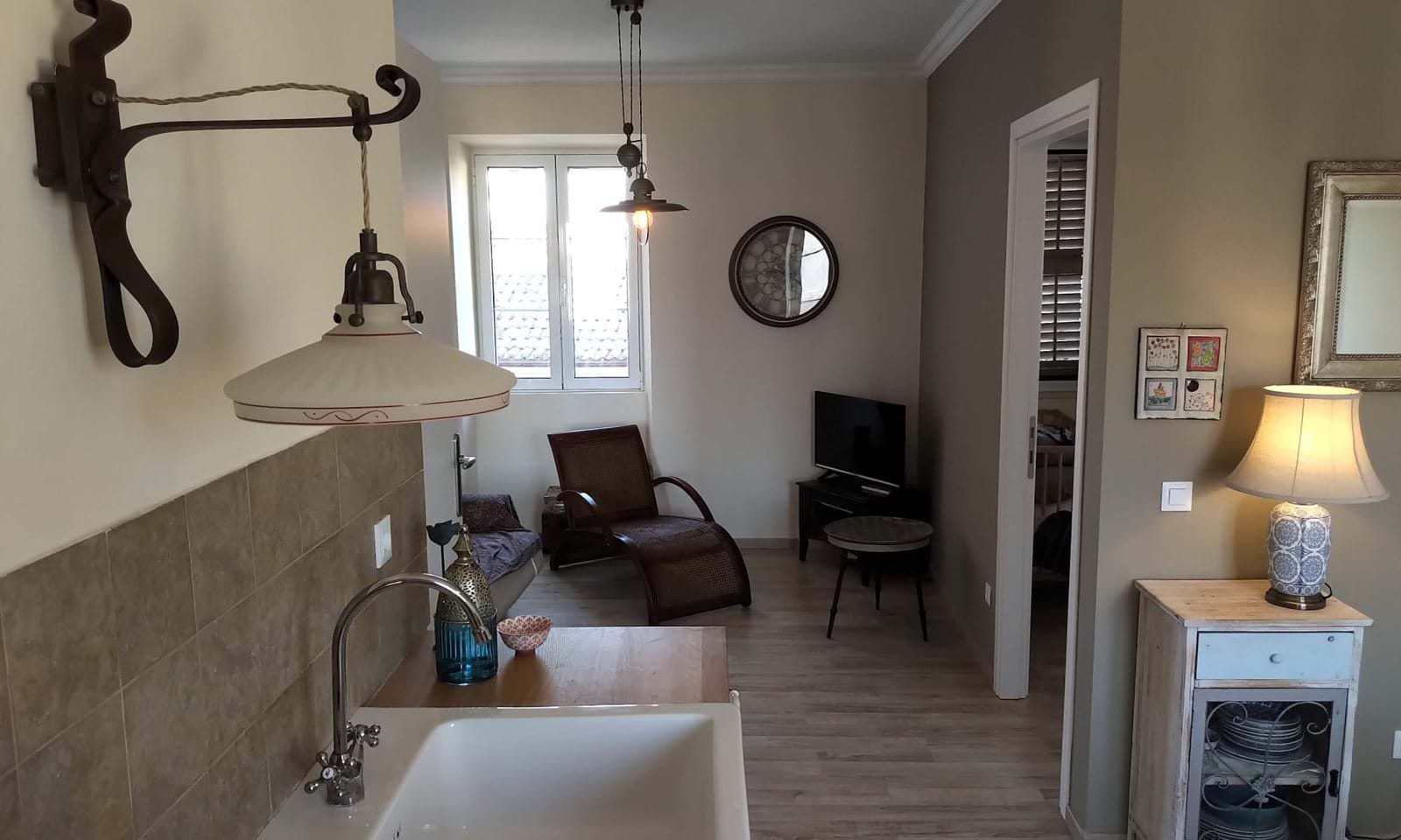 Listing photograph 3 of 8 of the apartment in Corfu Town, published by Corfu Home Finders.