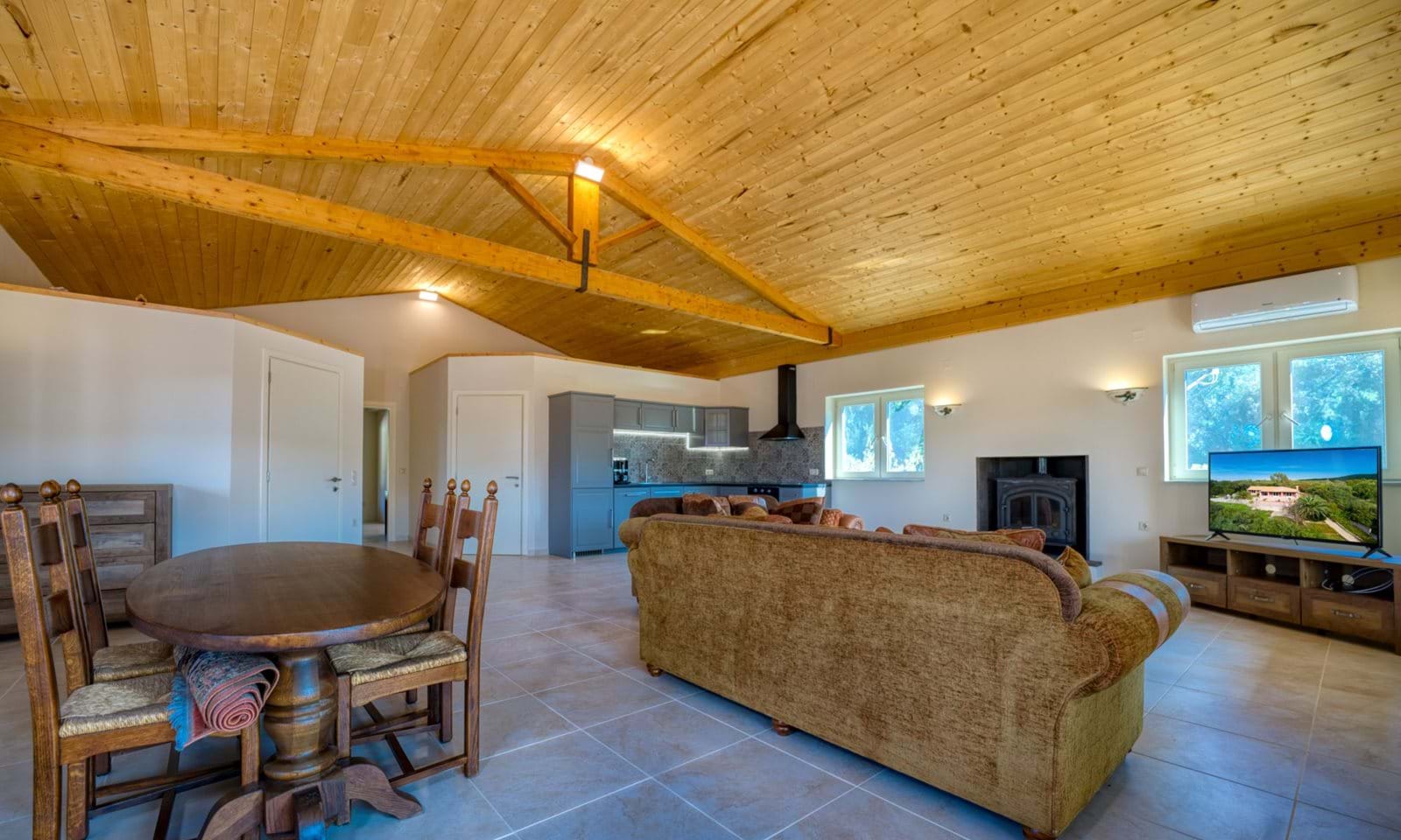 Listing photograph 6 of 24 of the house in Klimatia, published by Corfu Home Finders.