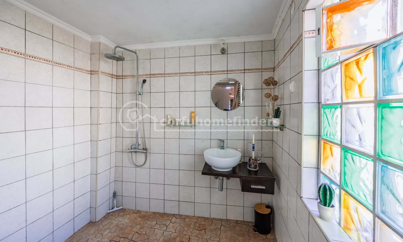 Listing photograph 12 of 16 of the house in Doukades, published by Corfu Home Finders.