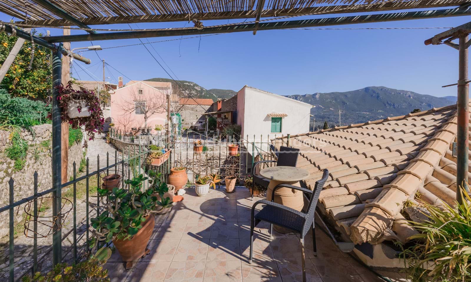 Listing photograph 13 of 16 of the house in Doukades, published by Corfu Home Finders.