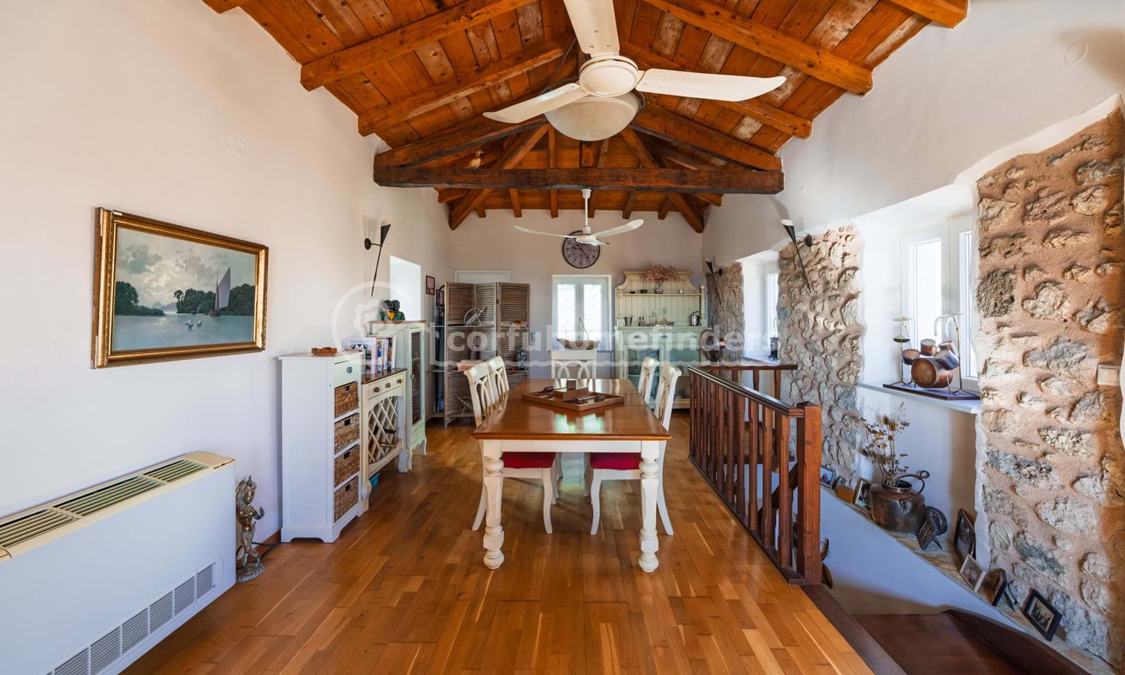 Listing photograph 8 of 16 of the house in Doukades, published by Corfu Home Finders.