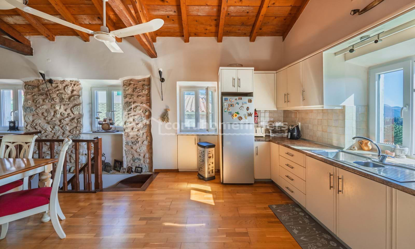 Listing photograph 6 of 16 of the house in Doukades, published by Corfu Home Finders.