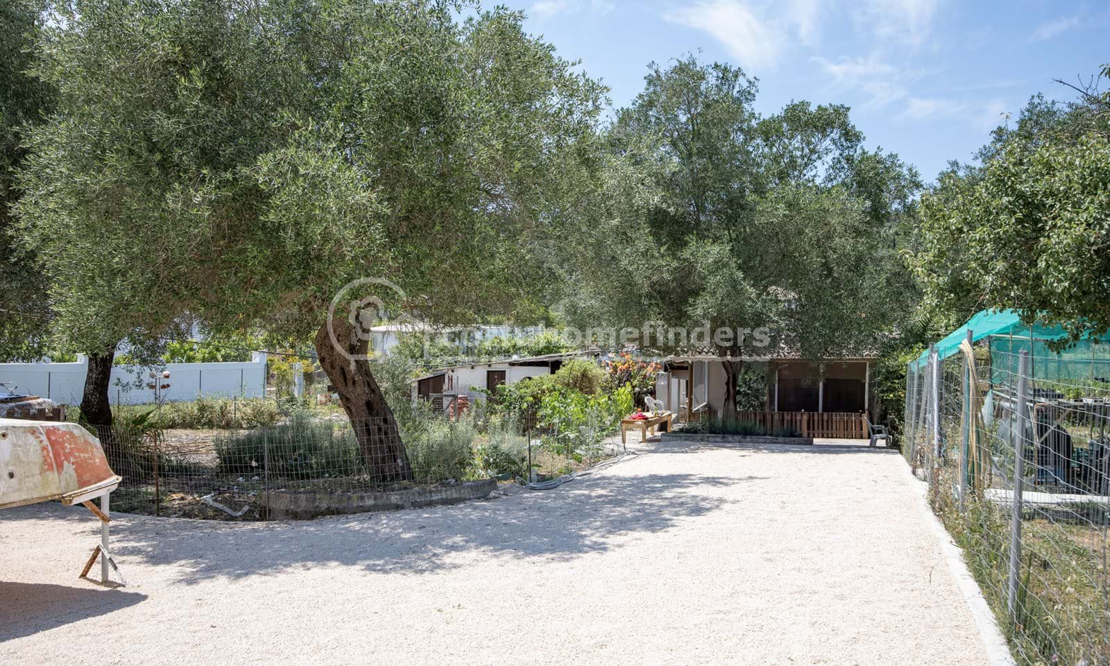 Listing photograph 15 of 15 of the house in Agios Ioannis, published by Corfu Home Finders.