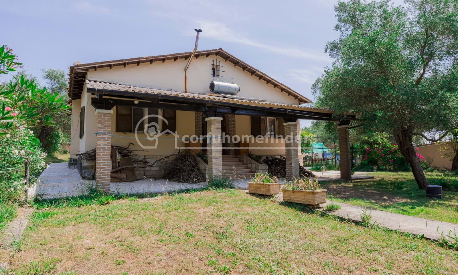 Listing photograph 1 of 15 of the house in Agios Ioannis, published by Corfu Home Finders.