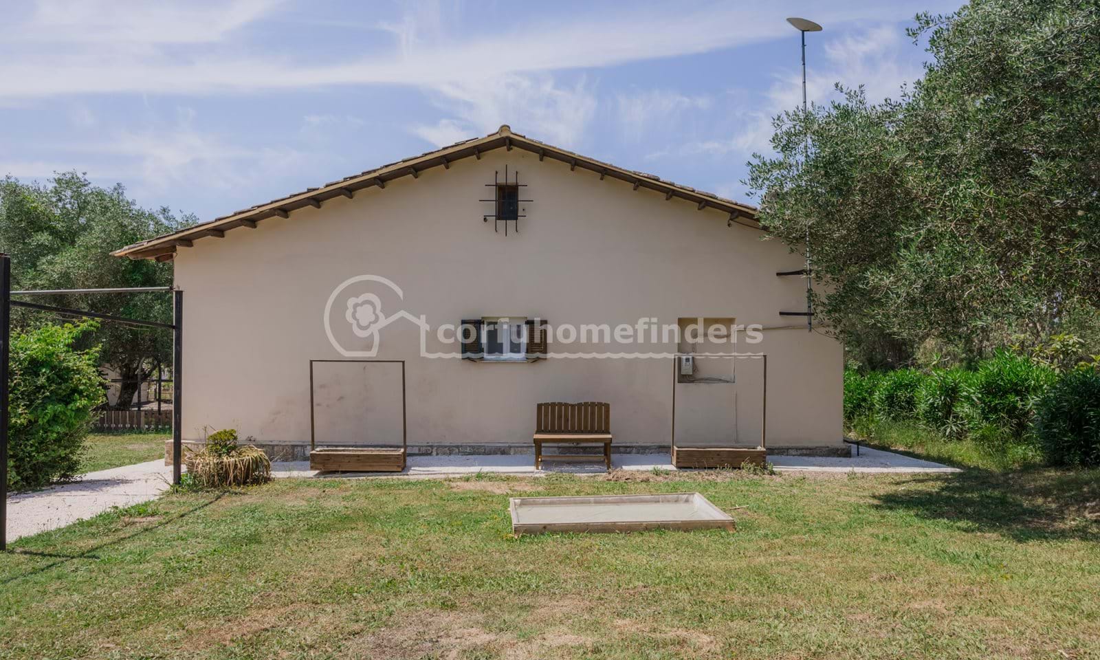 Listing photograph 3 of 15 of the house in Agios Ioannis, published by Corfu Home Finders.
