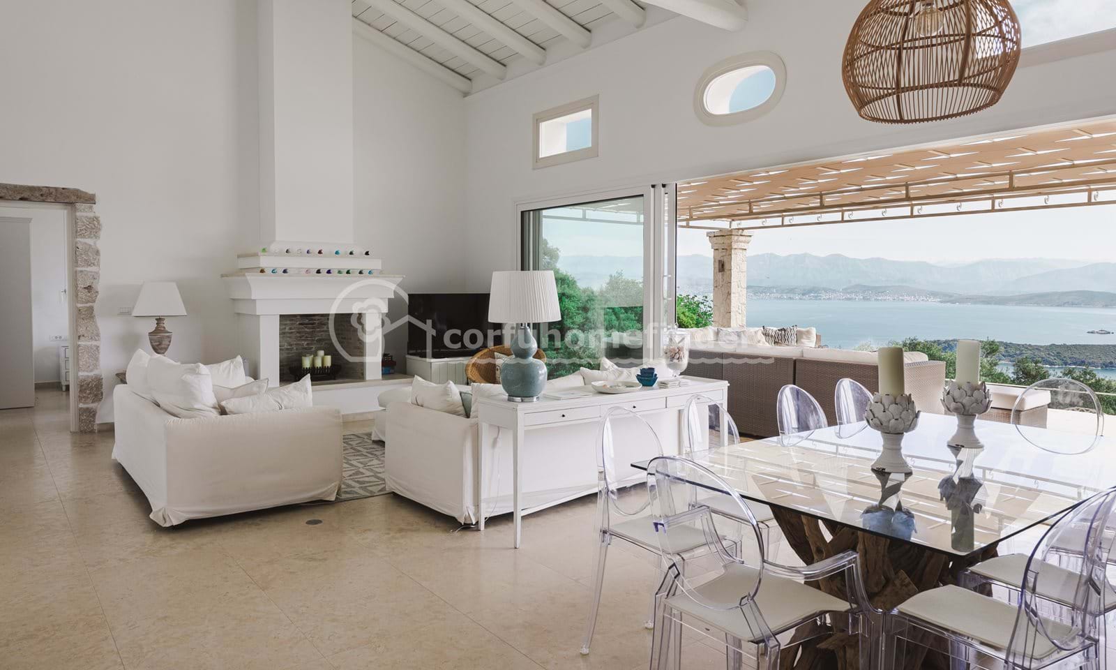 Listing photograph 10 of 31 of the house in Kassiopi, published by Corfu Home Finders.