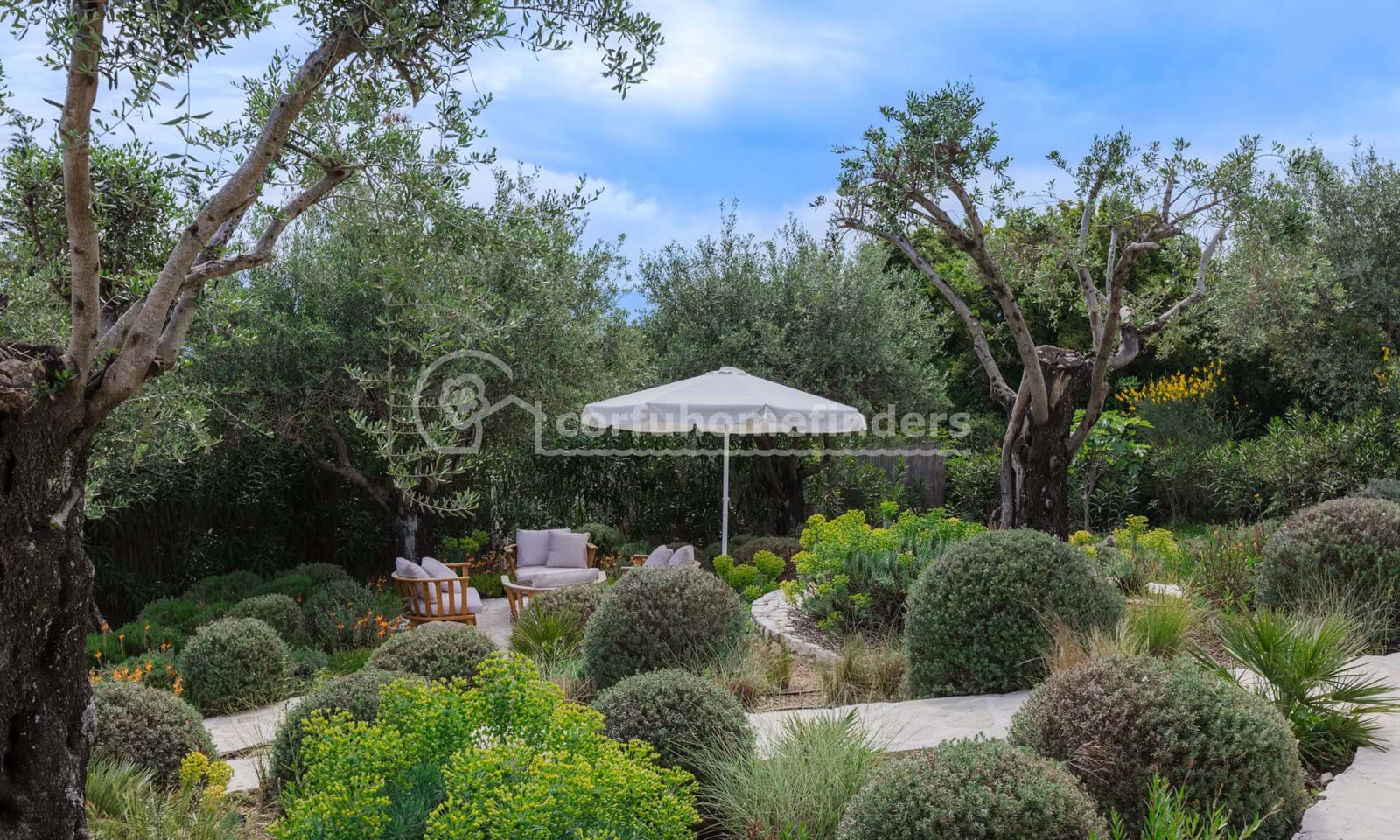 Listing photograph 30 of 31 of the house in Kassiopi, published by Corfu Home Finders.