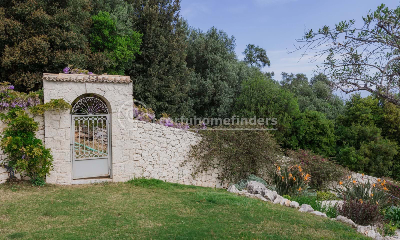 Listing photograph 31 of 31 of the house in Kassiopi, published by Corfu Home Finders.