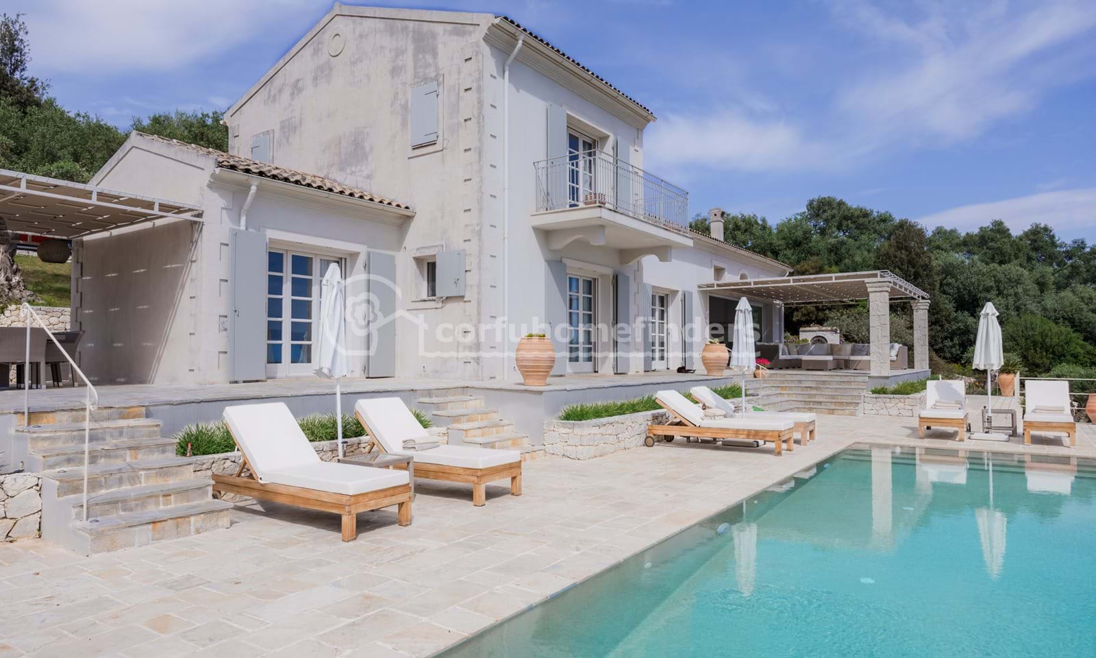 Listing photograph 29 of 31 of the house in Kassiopi, published by Corfu Home Finders.
