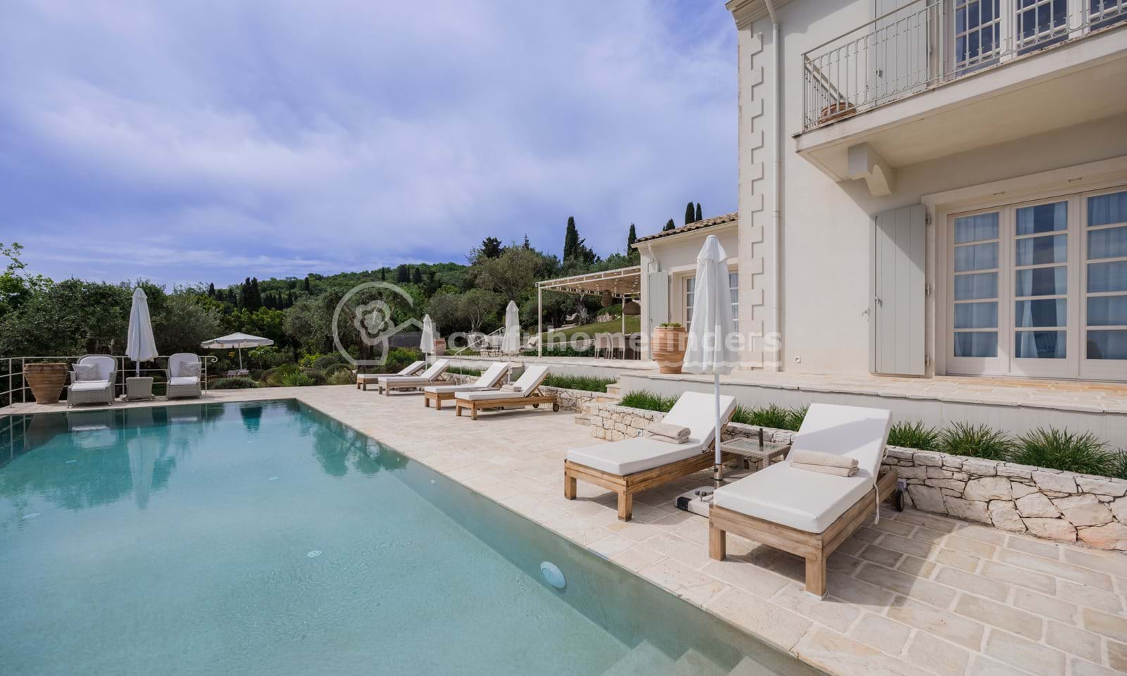 Listing photograph 27 of 31 of the house in Kassiopi, published by Corfu Home Finders.