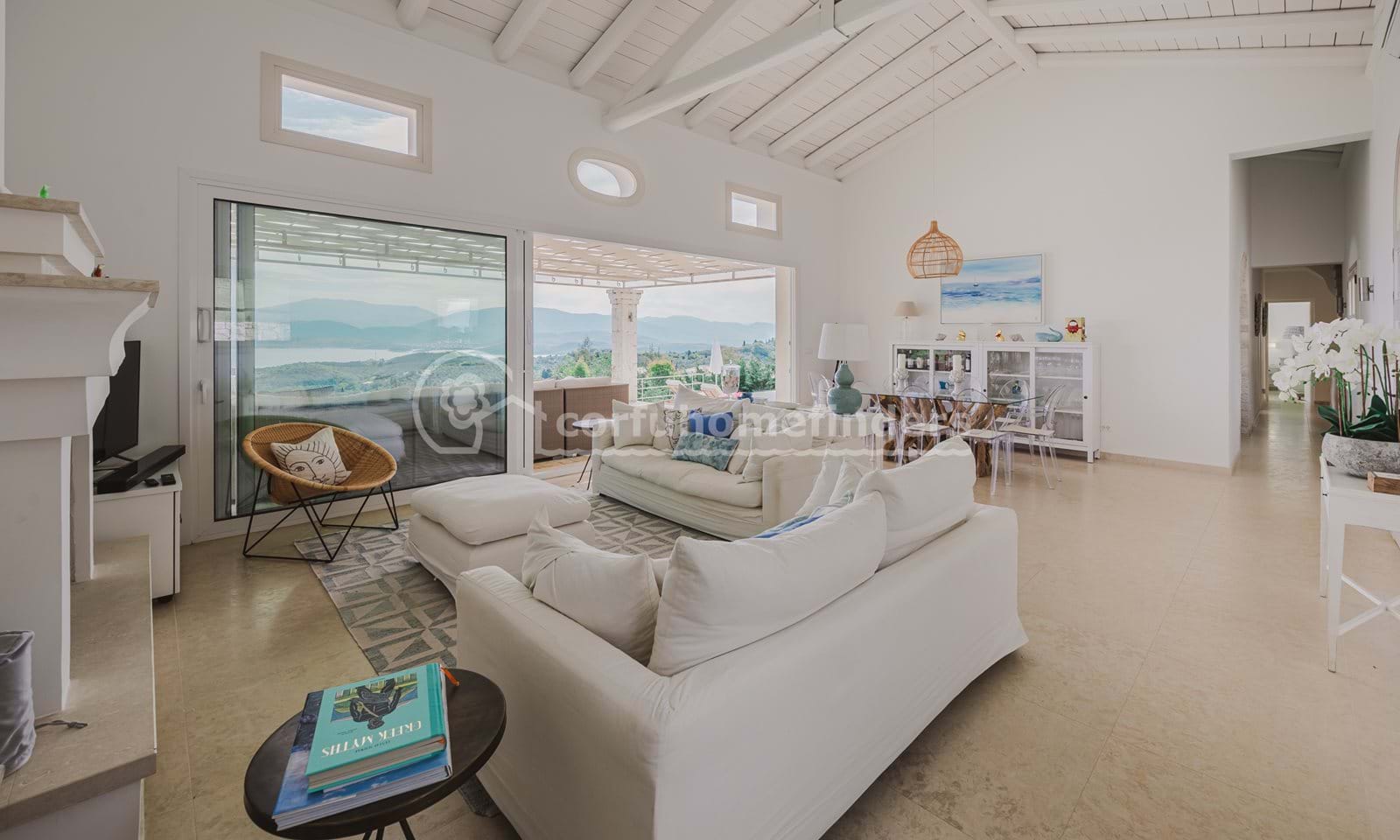 Listing photograph 8 of 31 of the house in Kassiopi, published by Corfu Home Finders.