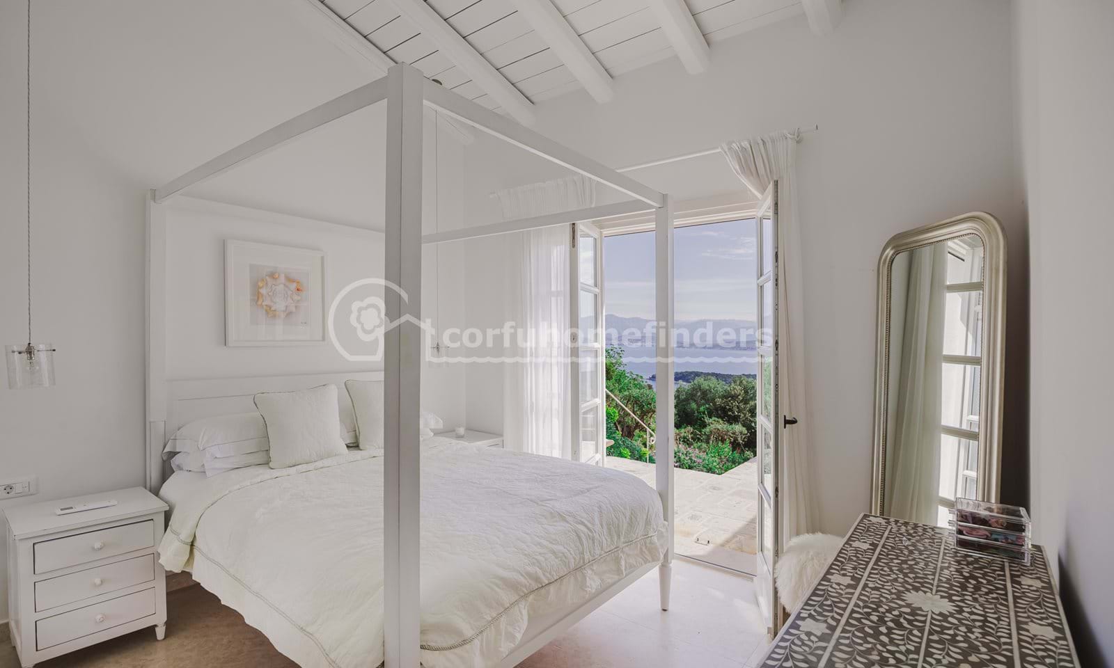 Listing photograph 16 of 31 of the house in Kassiopi, published by Corfu Home Finders.