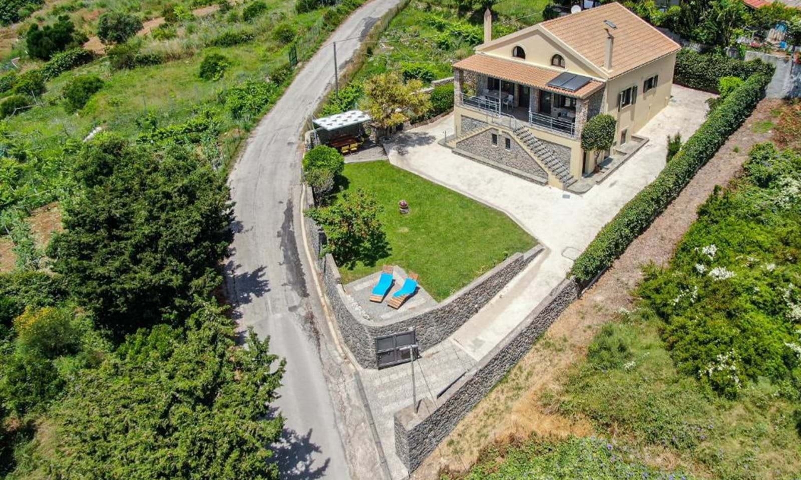 Listing photograph 2 of 19 of the house in Paramonas, published by Corfu Home Finders.