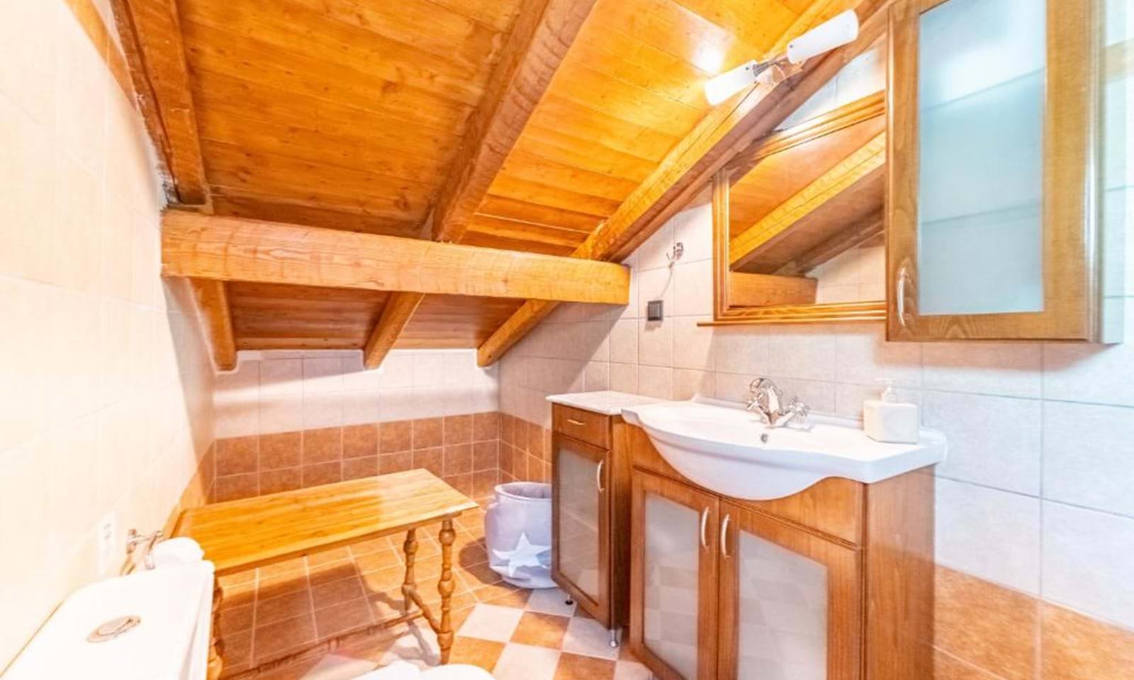 Listing photograph 8 of 19 of the house in Paramonas, published by Corfu Home Finders.