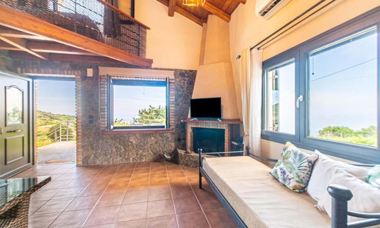 Listing photograph 10 of 19 of the house in Paramonas, published by Corfu Home Finders.