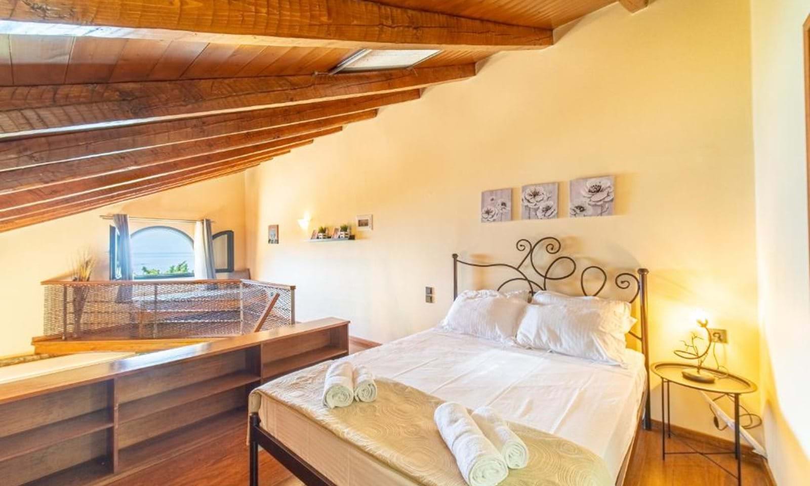 Listing photograph 7 of 19 of the house in Paramonas, published by Corfu Home Finders.
