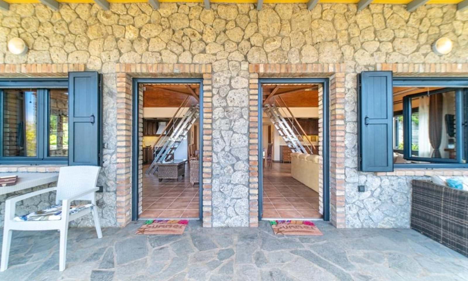 Listing photograph 14 of 19 of the house in Paramonas, published by Corfu Home Finders.