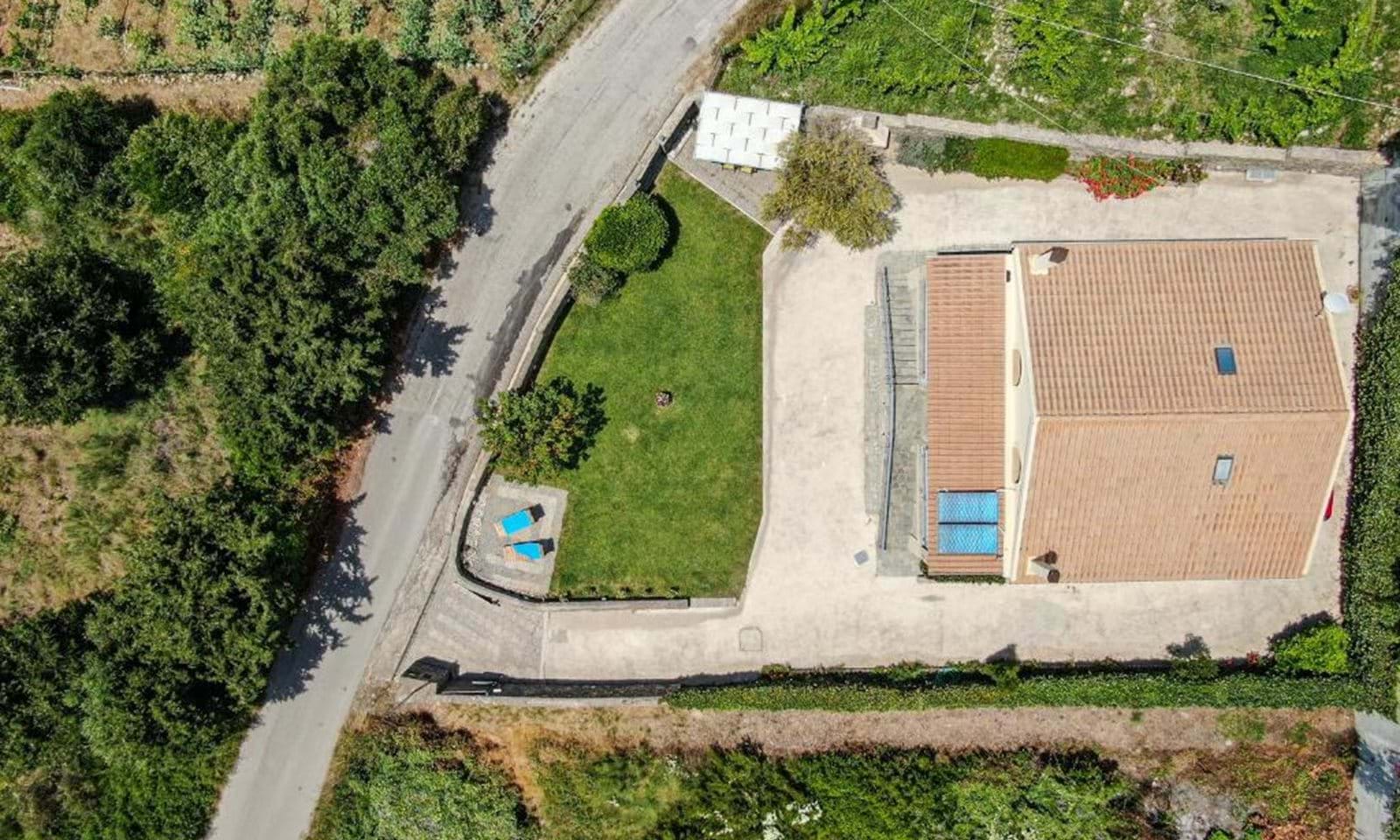 Listing photograph 18 of 19 of the house in Paramonas, published by Corfu Home Finders.