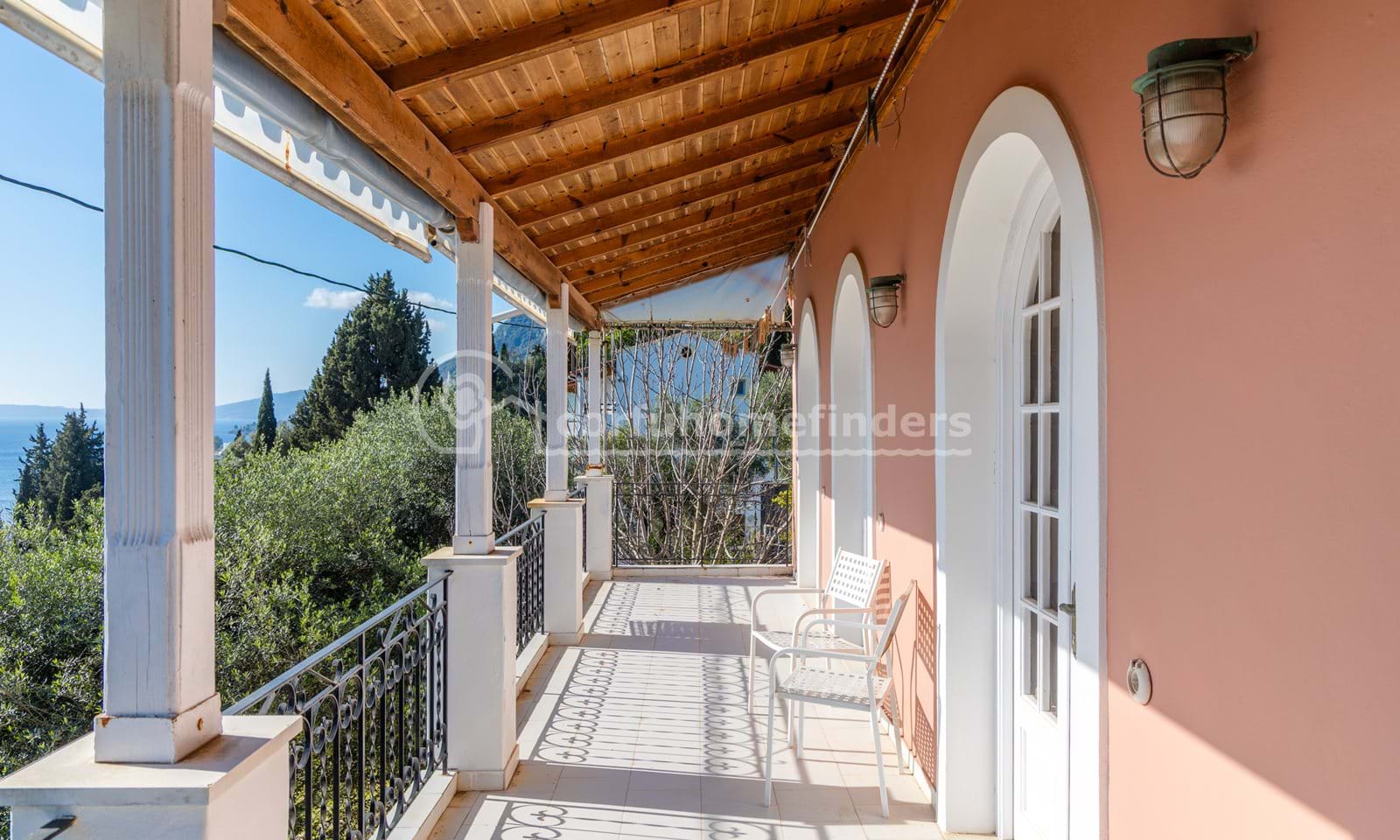 Listing photograph 5 of 13 of the house in Benitses, published by Corfu Home Finders.